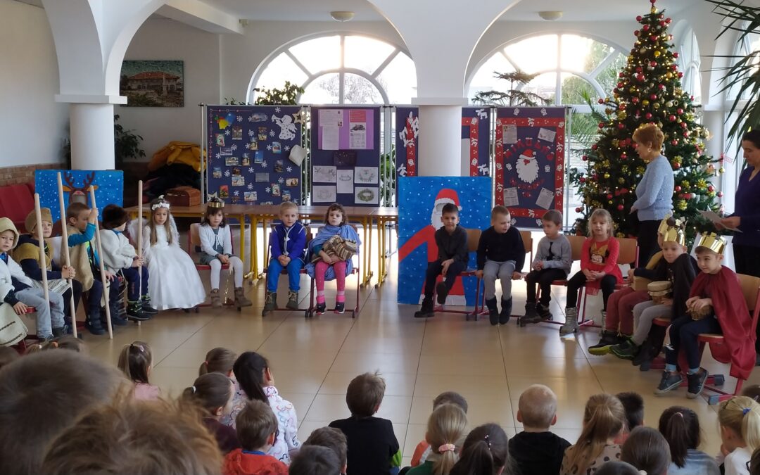 Óvodásaink karácsonyi műsorral leptek meg minket