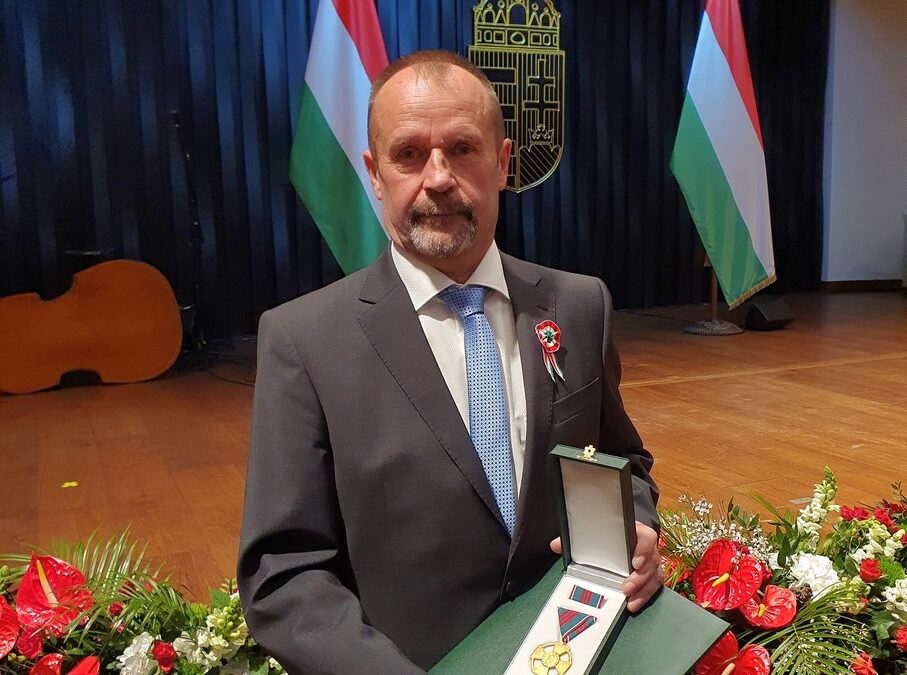 Kitüntették főigazgatónkat!